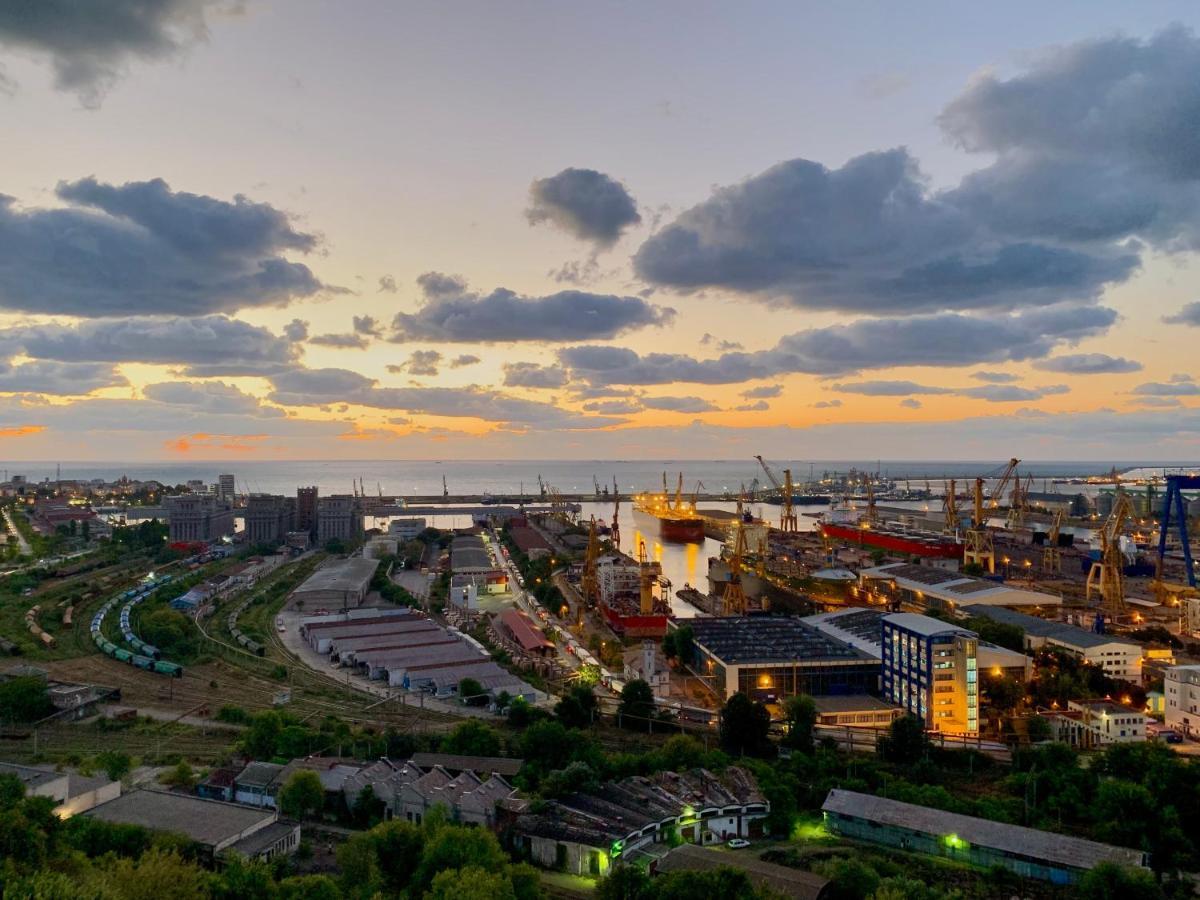 Rooftop Apt With Large Harbor View Terrace Constanţa Eksteriør billede
